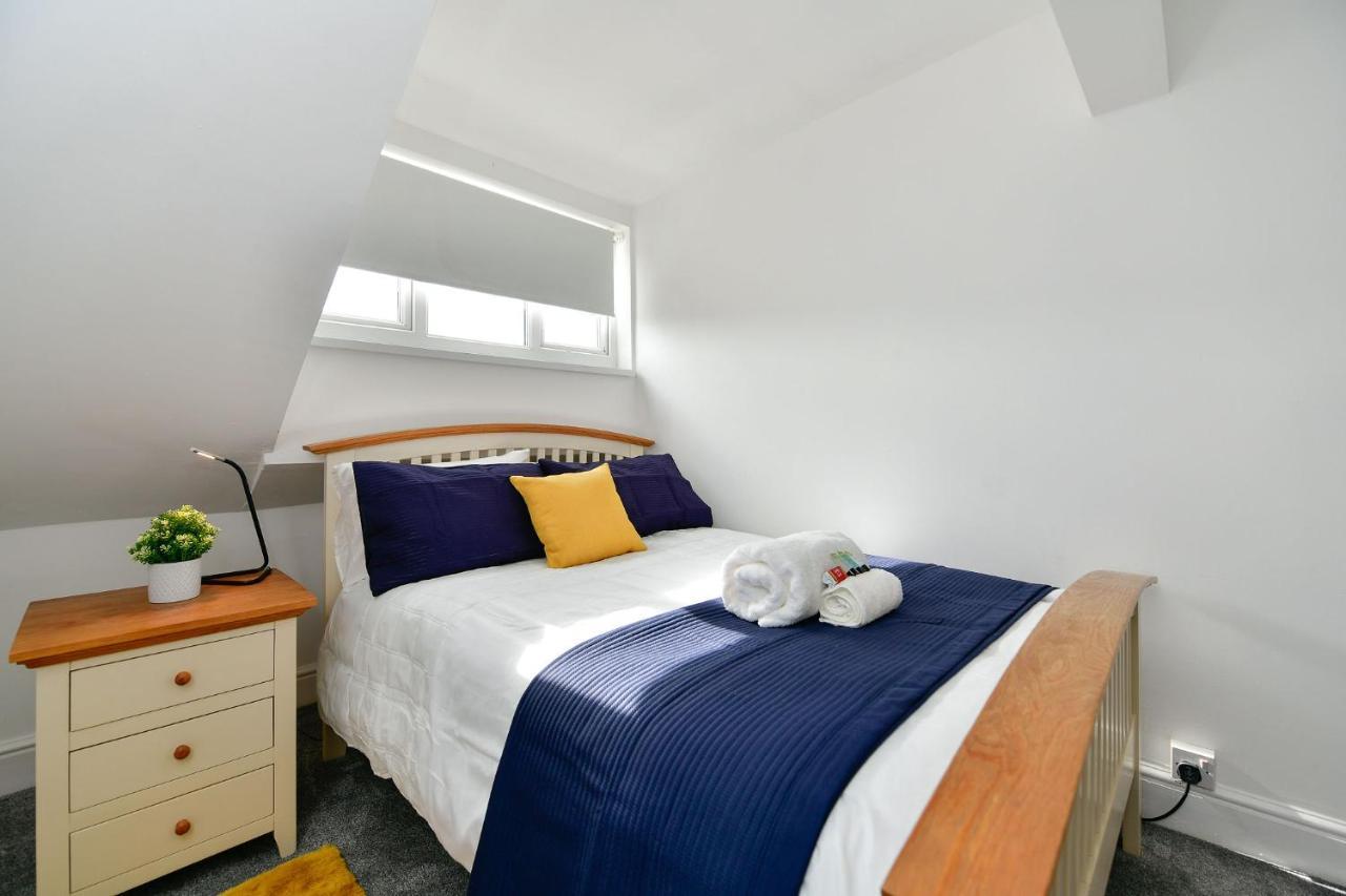 Spacious 2 Bedroom Apartment In The Heart Mumbles Esterno foto